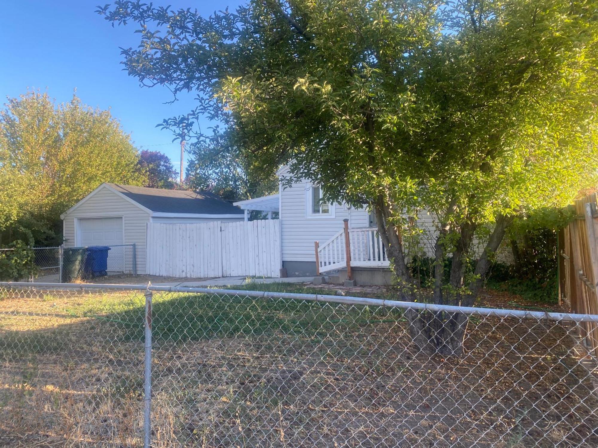 ווסט ואלי סיטי Cute Entire Small House With Large Yard! Pets Welcome! מראה חיצוני תמונה