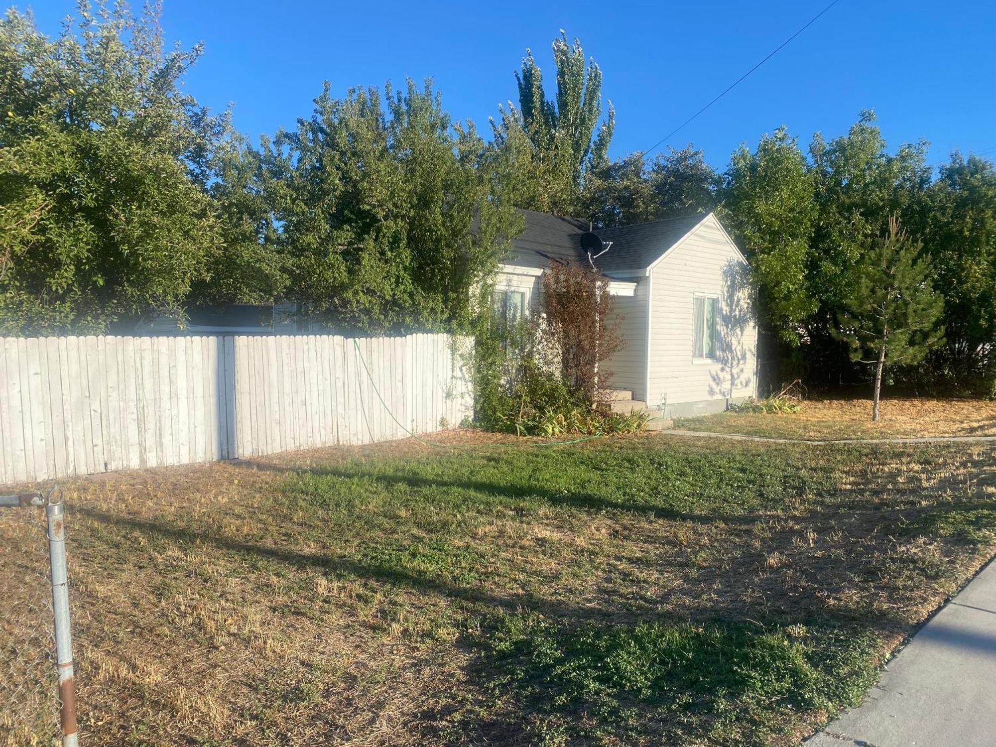 ווסט ואלי סיטי Cute Entire Small House With Large Yard! Pets Welcome! מראה חיצוני תמונה