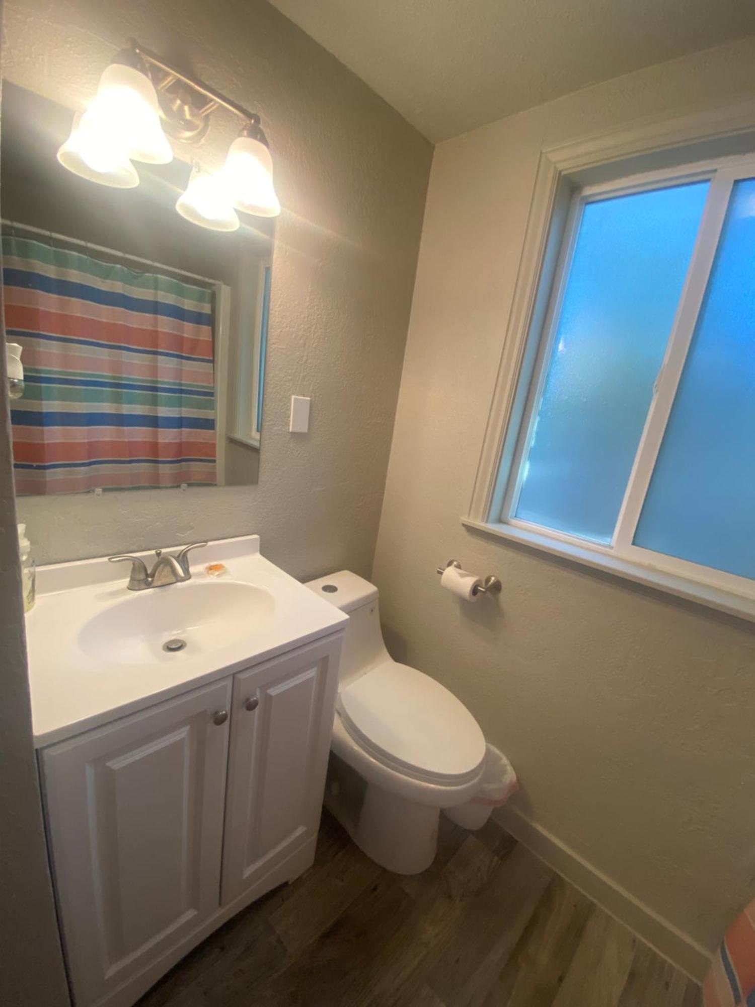ווסט ואלי סיטי Cute Entire Small House With Large Yard! Pets Welcome! מראה חיצוני תמונה