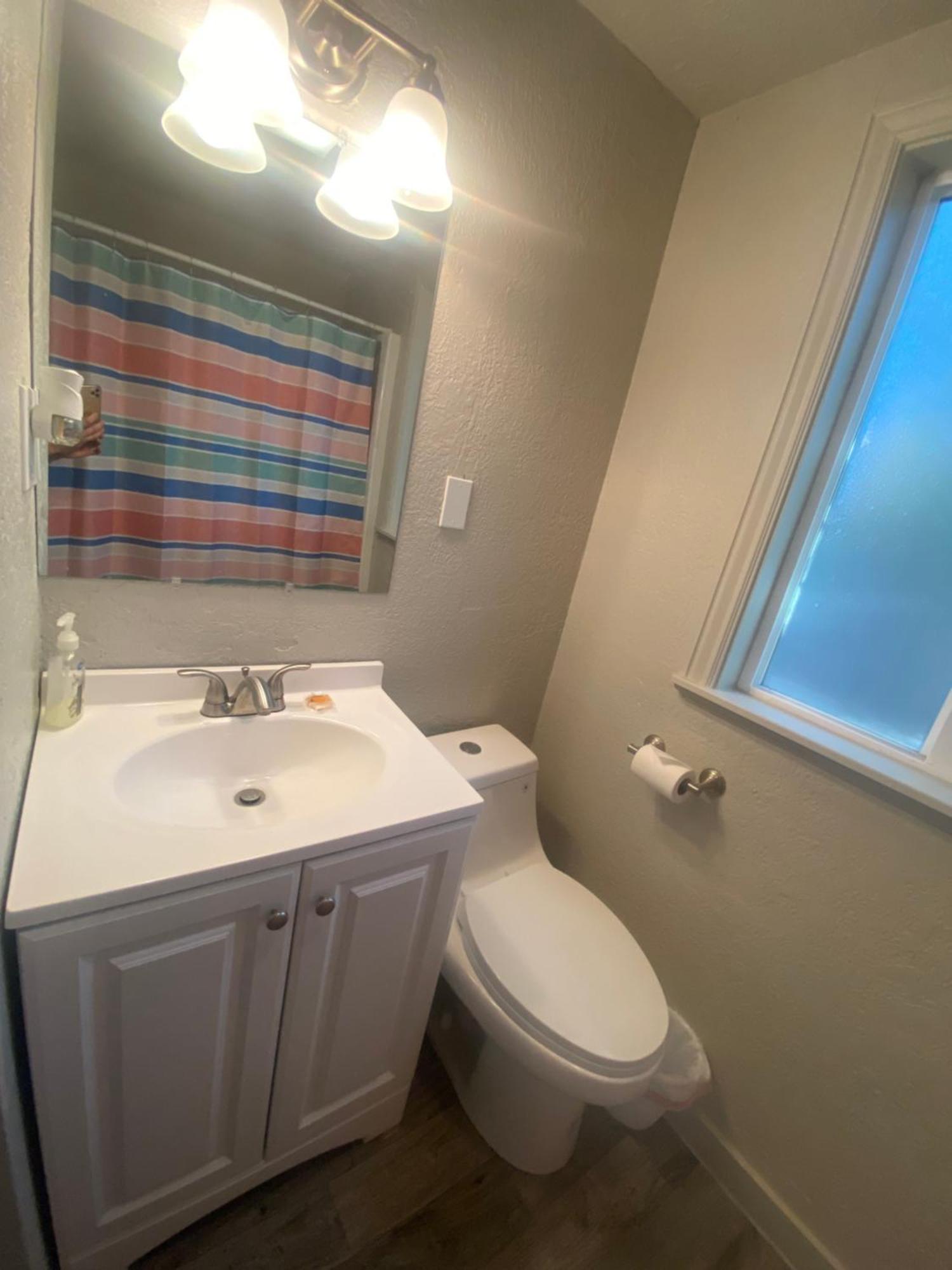 ווסט ואלי סיטי Cute Entire Small House With Large Yard! Pets Welcome! מראה חיצוני תמונה